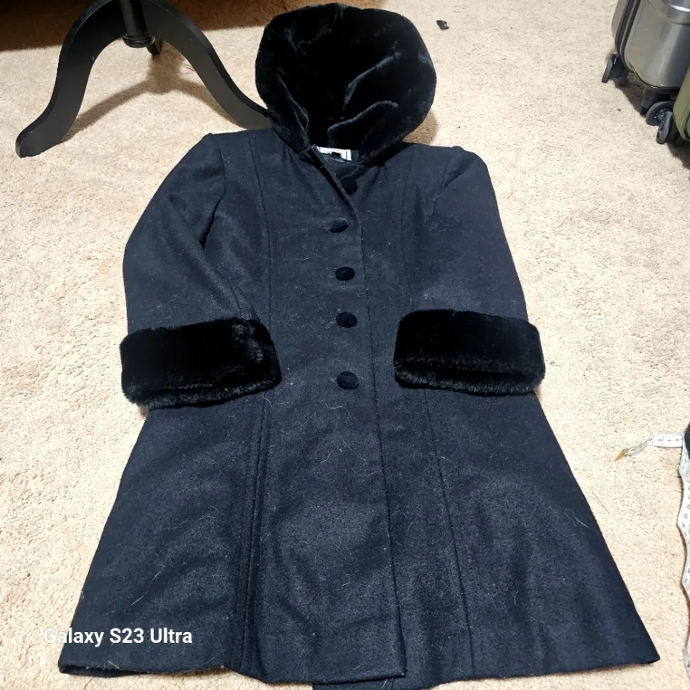 Trilogi Collections coat size 8 toddler dressy coat. - Picture 1 of 13